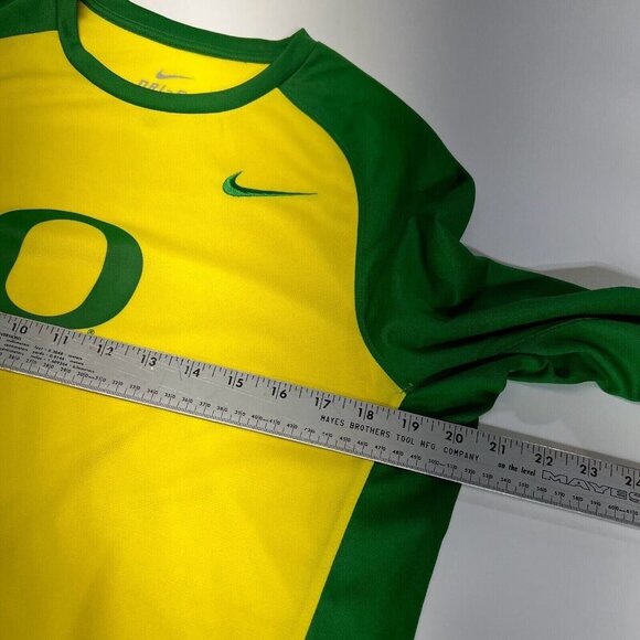 Nike Oregon Ducks Elite Basketball Size M Performance Long Sleeve Shooter - Picture 10 of 10